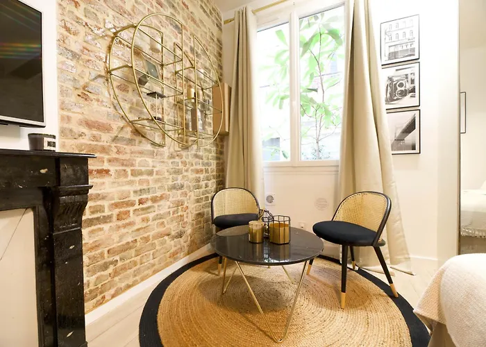 Cia - Faubourg Montmartre Párizs